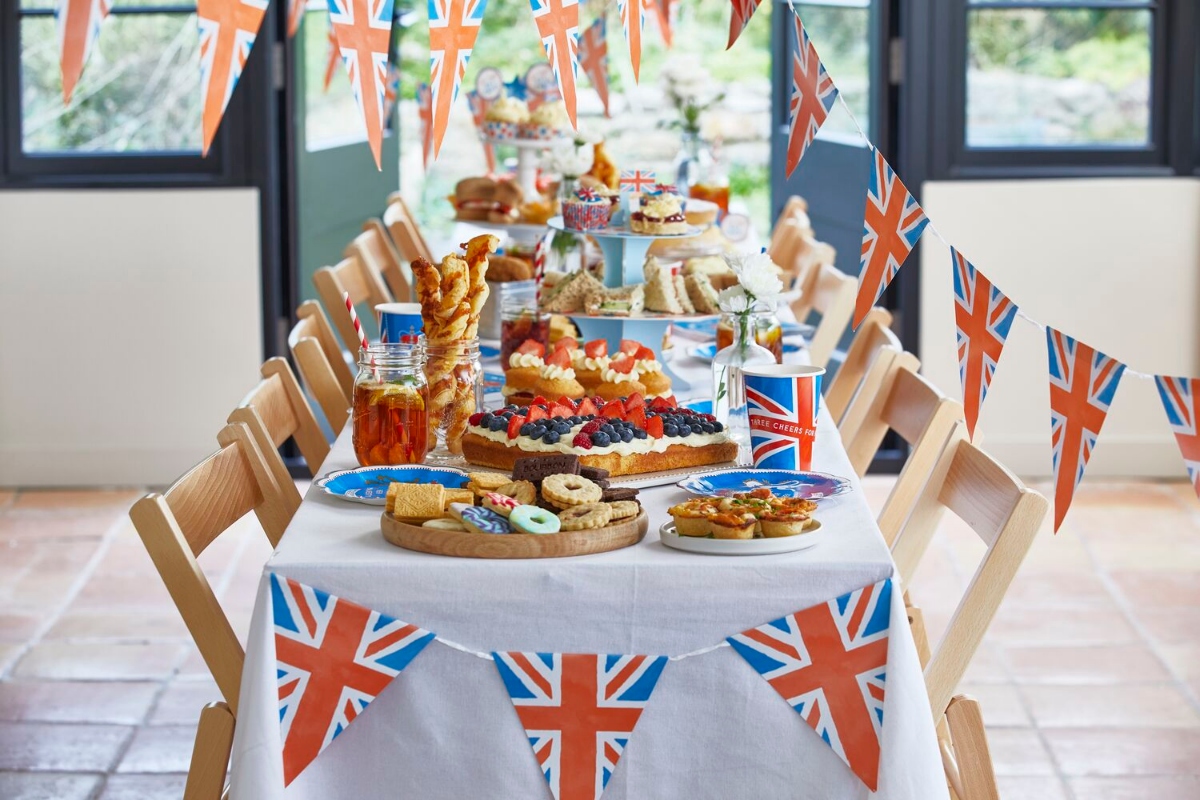 Queen's Platinum Jubilee: Get party ready with Lakeland's themed decorations | Wilts and Gloucestershire Standard - Vimarsana News