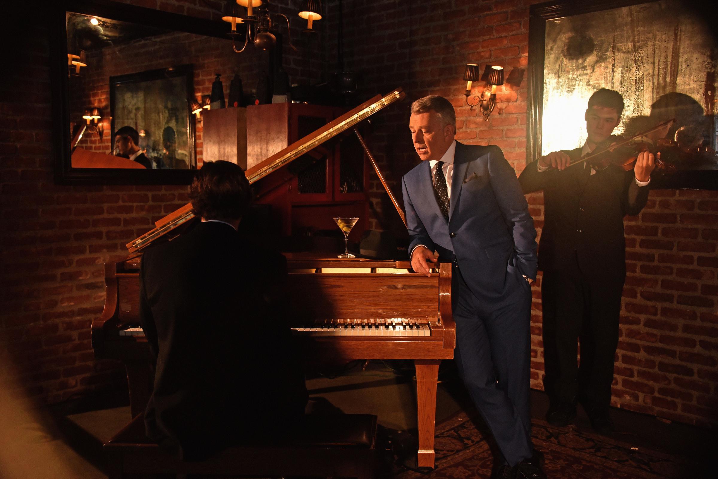 Sinatra and Dean at the Ingleside | Wilts and Gloucestershire Standard - Vimarsana News