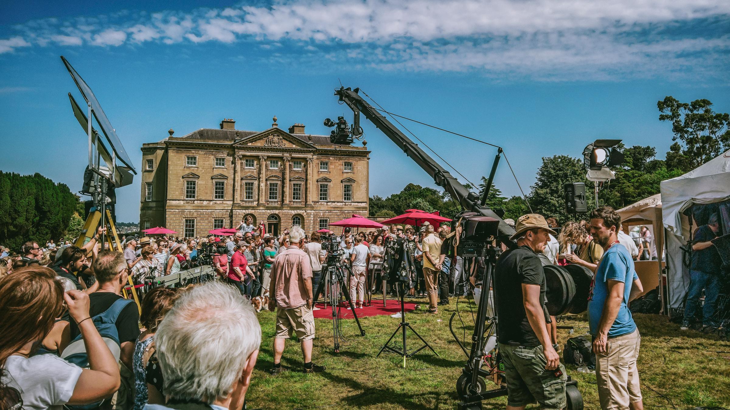 Paul Martin from BBC Flog It! due to visit our area next week | Wilts and Gloucestershire Standard - Vimarsana News