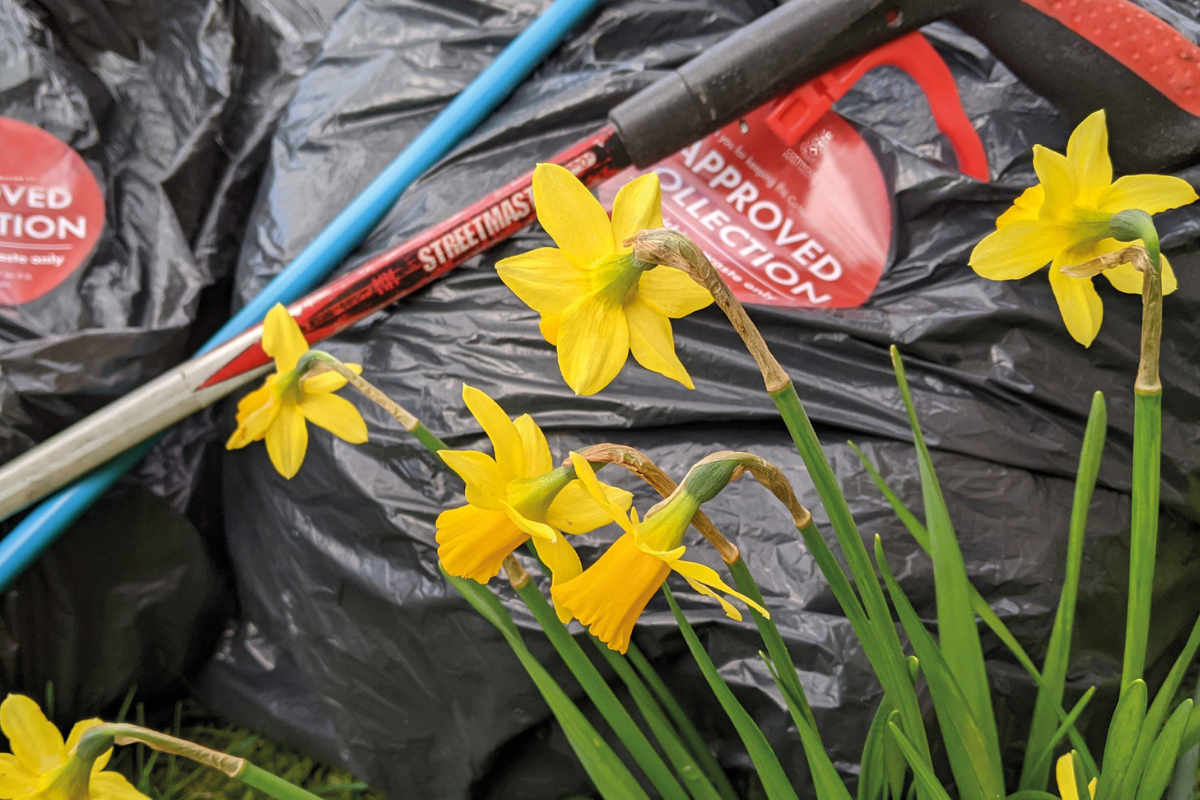 Community litter pick-up backed by Cotswold District Council | Wilts and Gloucestershire Standard - Vimarsana News