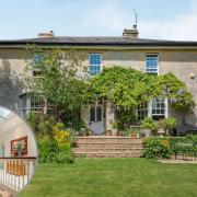 See inside this 4 bedroom Georgian property in Cirencester that's for sale (Zoopla/Canva)