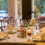 A popular restaurant with picturesque lake views has received a new food hygiene grade. Library image