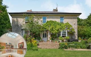 See inside this 4 bedroom Georgian property in Cirencester that's for sale (Zoopla/Canva)