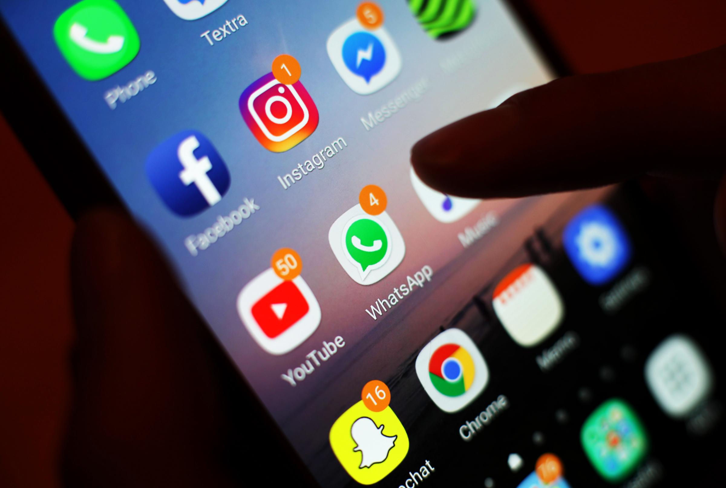 Lechlade man charged with sexual communication with two girls - Vimarsana News